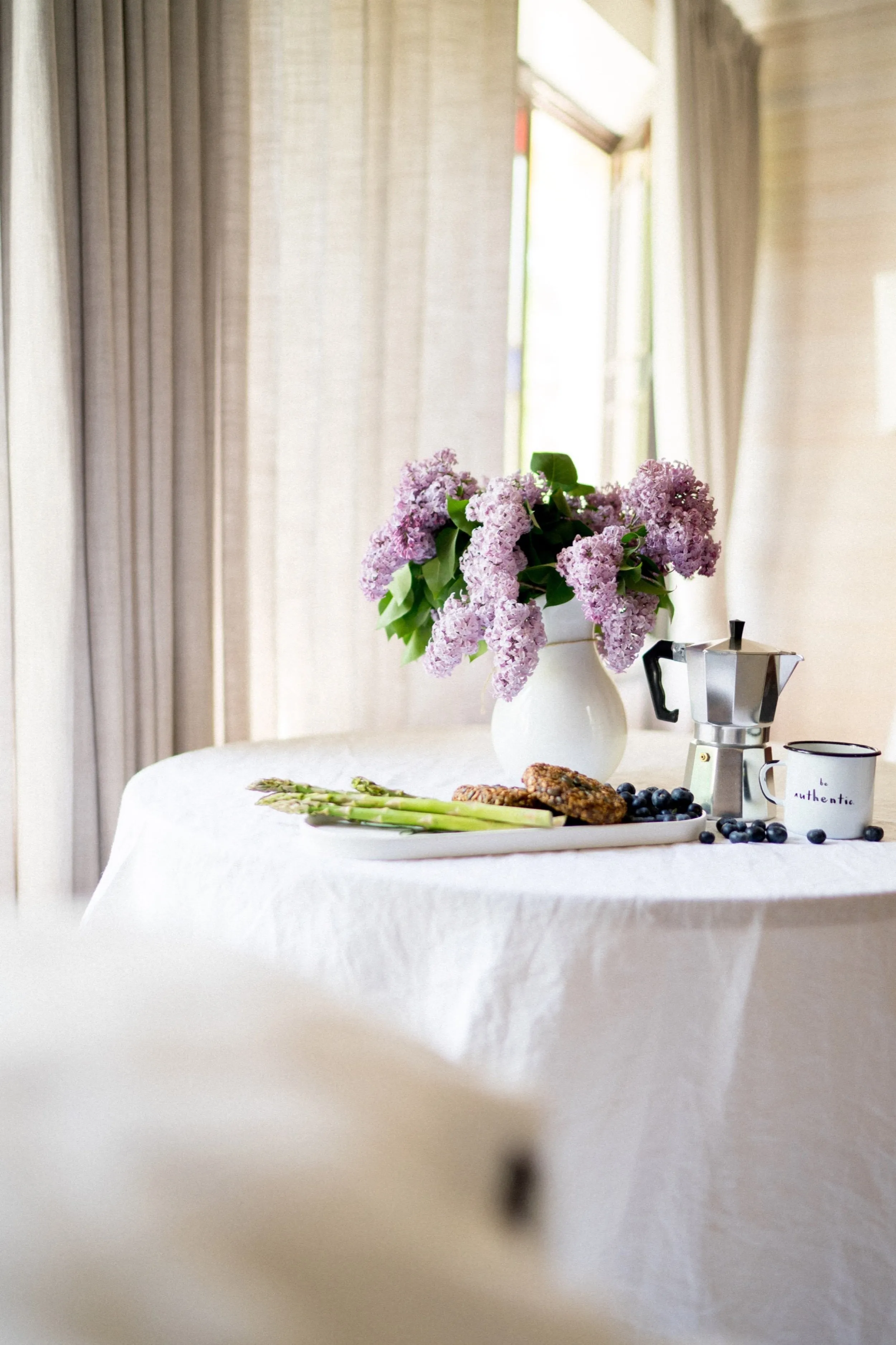 Round linen tablecloth