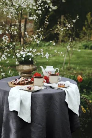 Round linen tablecloth