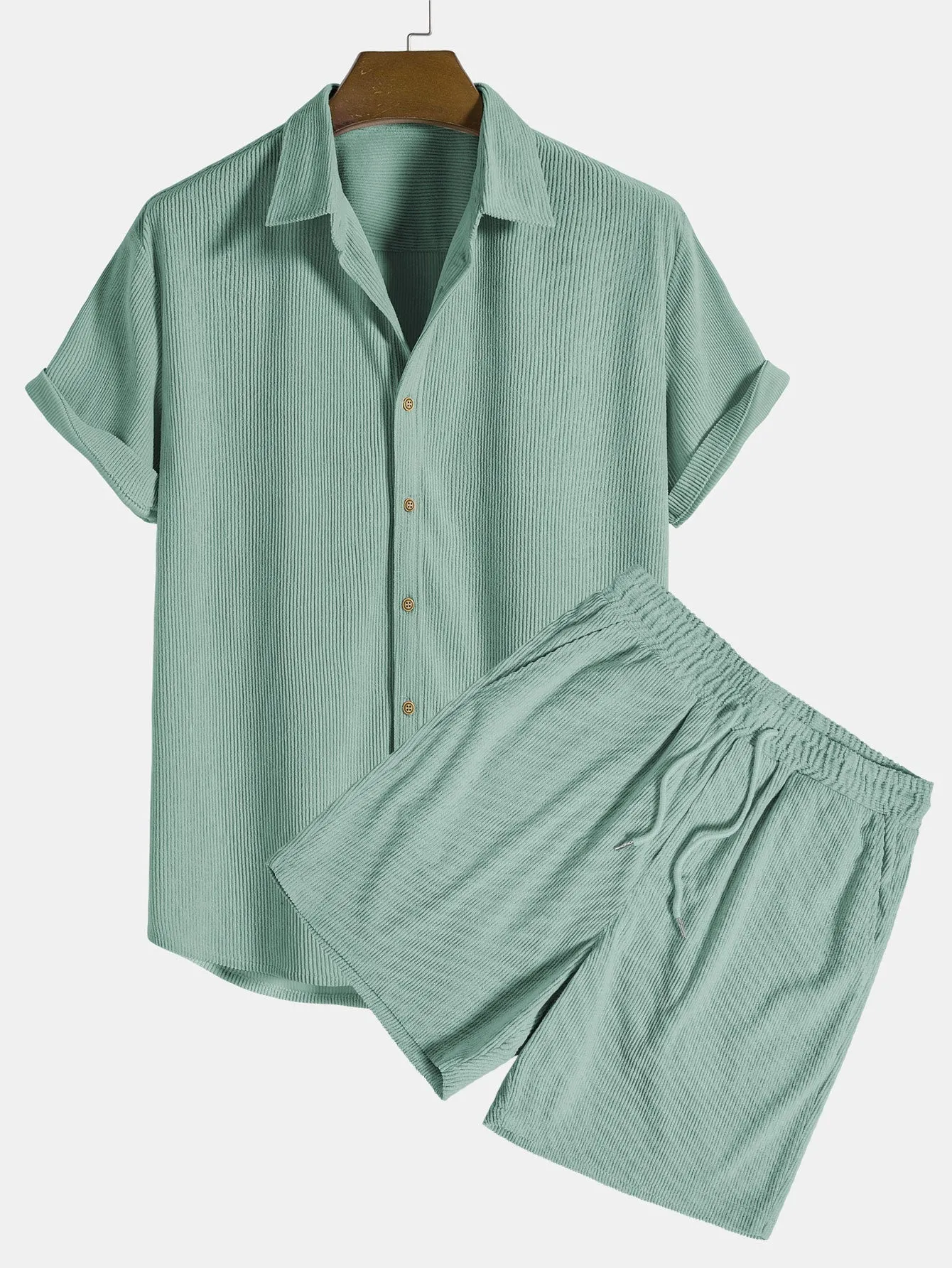 Sommerliches Polyester-Set: Gestreiftes Shirt & Trendige Shorts