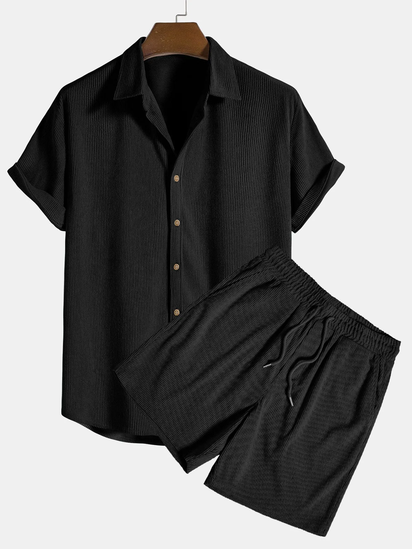 Sommerliches Polyester-Set: Gestreiftes Shirt & Trendige Shorts